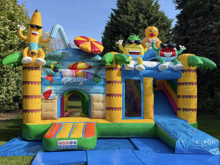 Summer party Springkussen met glijbaan en obstakels